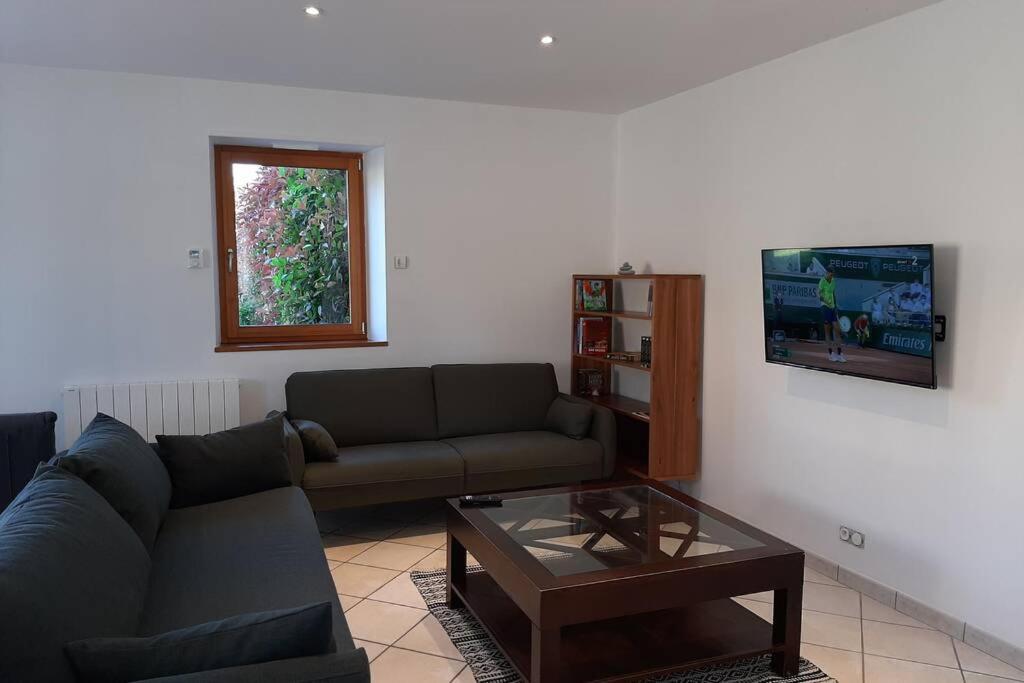 La Maison Bleue Saint-Sauveur-des-Landes ภายนอก รูปภาพ