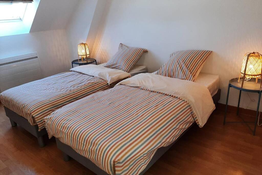 La Maison Bleue Saint-Sauveur-des-Landes ภายนอก รูปภาพ